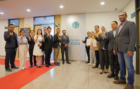 개발도상국 공무원 연수생들이 지난 20일 사이버한국외대를 방문한 모습.